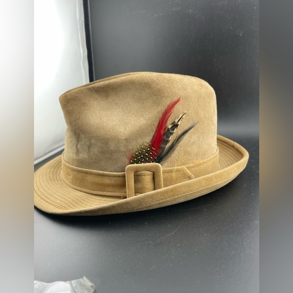 Dobbs Men’s Suede Feather Band Fedora Beige by Dobbs